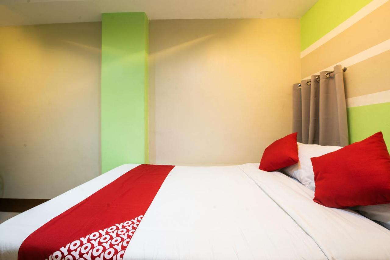 Oyo 475 Pearl Blossom Hotel Манила Экстерьер фото